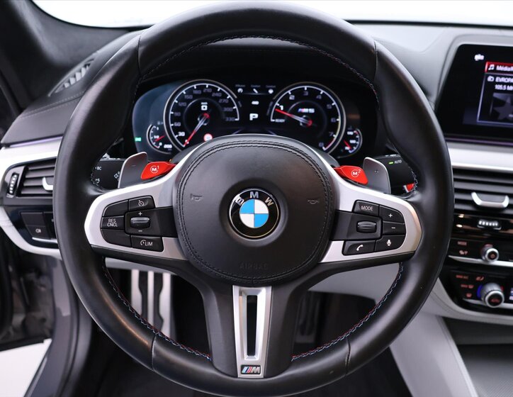 BMW M5 Sedan / Limuzína 4,4 l 441 kw