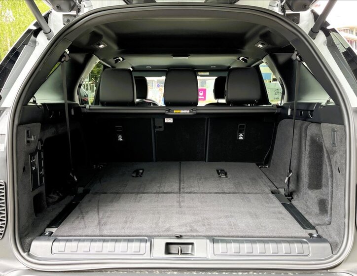 Land Rover Discovery 5