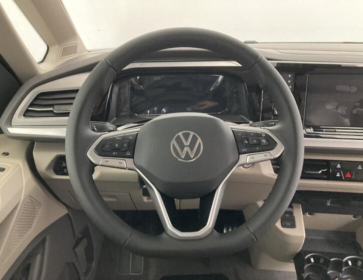 Volkswagen Multivan 10