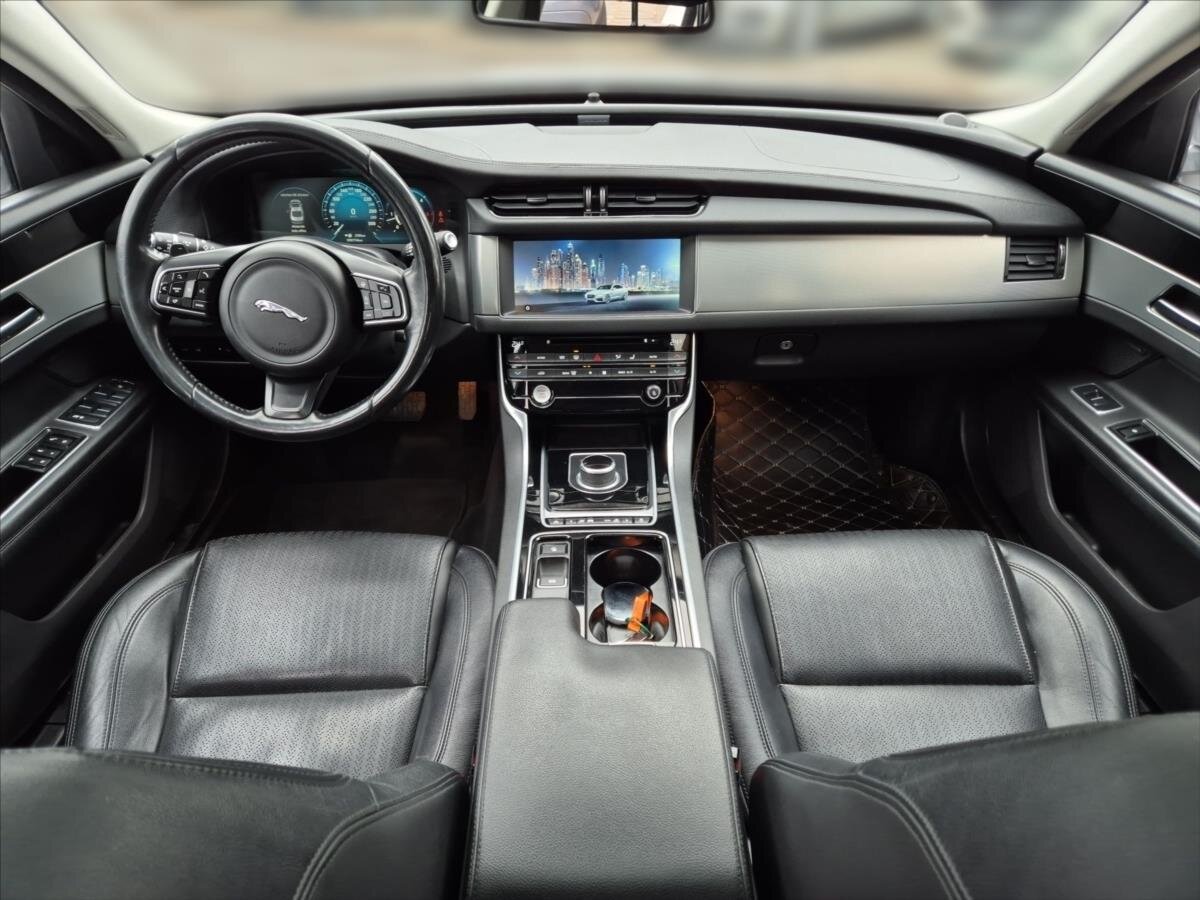 Jaguar XF Sedan 3,0 l 221 kw
