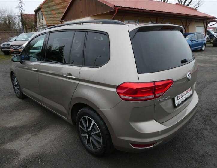 Volkswagen Touran 7