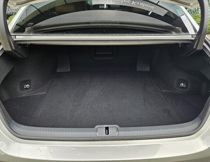 Lexus ES 300h Sedan 2,5 l 160 kw