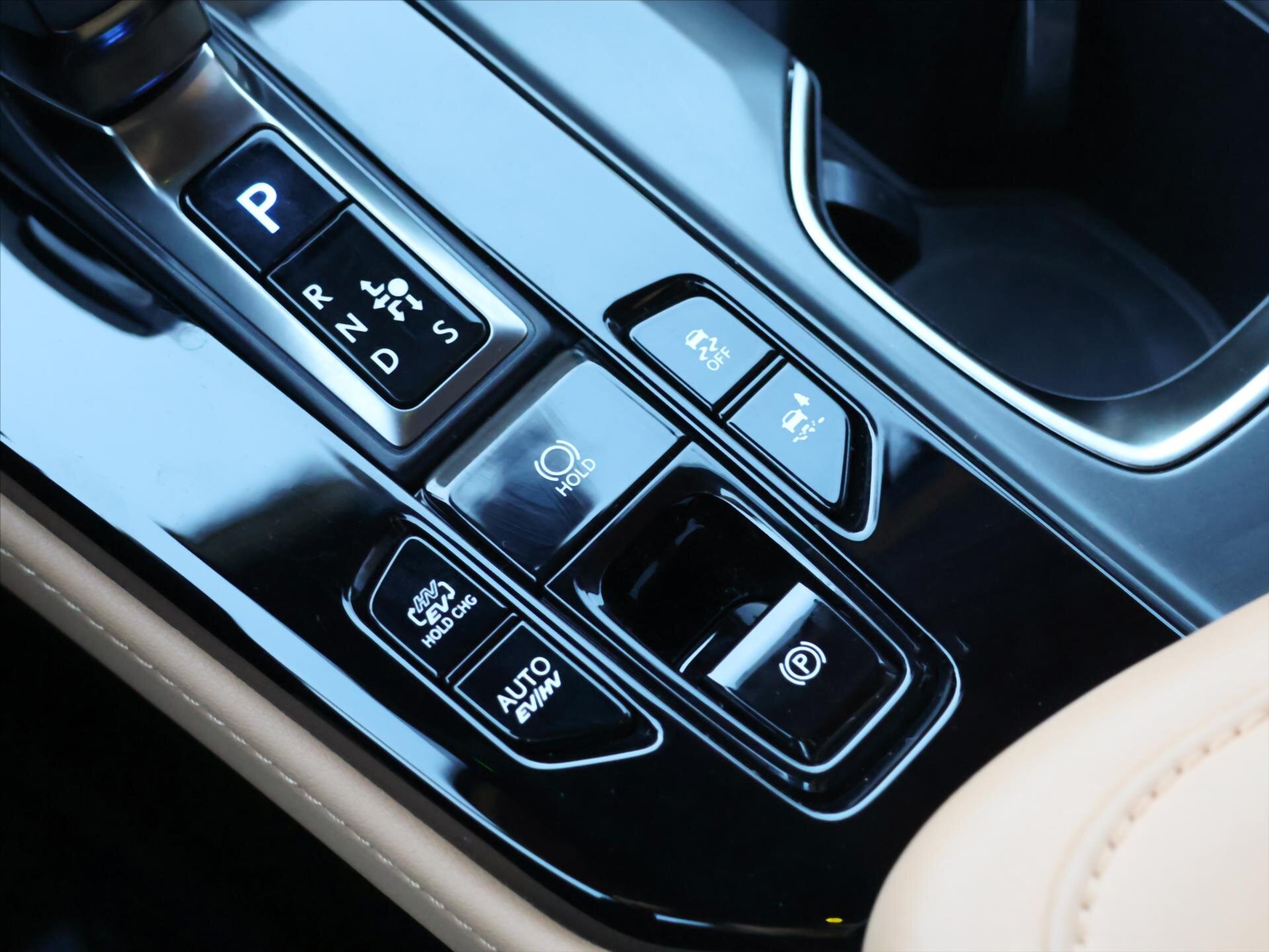 Lexus NX 450h plus SUV / Terénní 2,5 l 136 kw