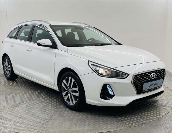 Hyundai i30 24