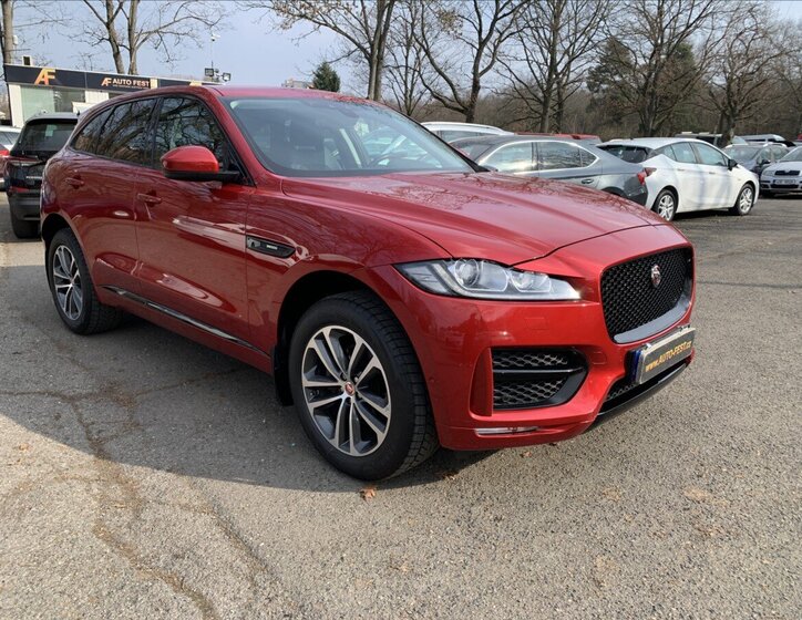 Jaguar F-Pace SUV / Terénní 2,0 l 132 kw