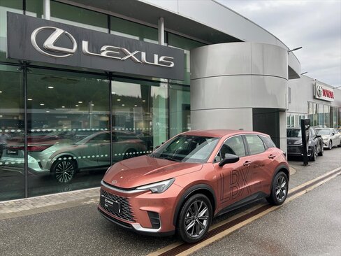 Lexus LBX Kombi 1,5 l 100 kw