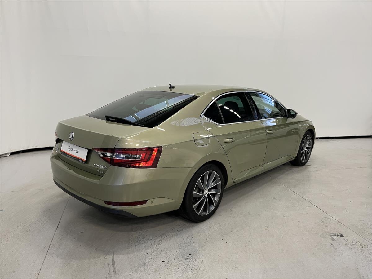 Škoda Superb Liftback 2,0 l 140 kw