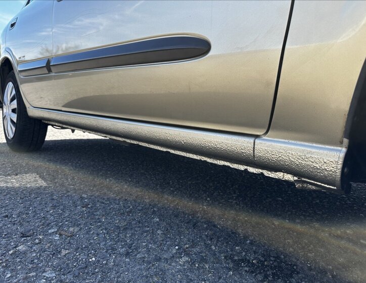 Nissan Almera Hatchback 1,5 l 72 kw