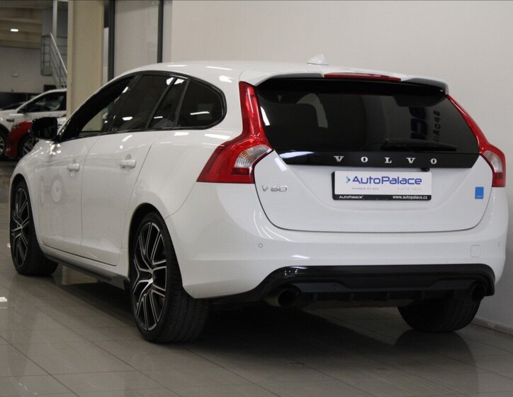 Volvo V60 Kombi 2,0 l 270 kw