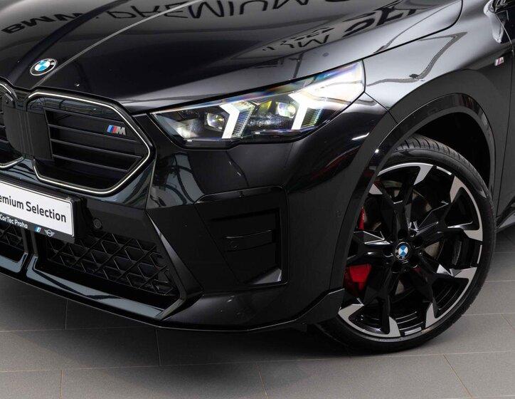 BMW X2 SUV 2,0 l 221 kw