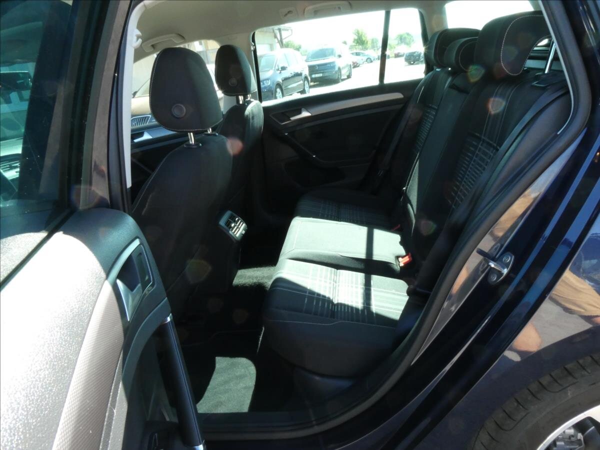 Volkswagen Golf Kombi 2,0 l 110 kw