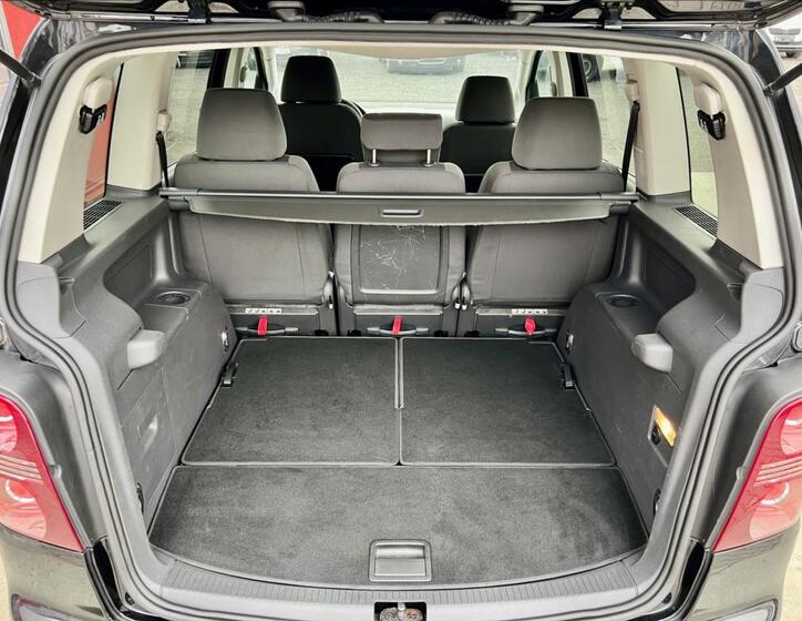 Volkswagen Touran 17