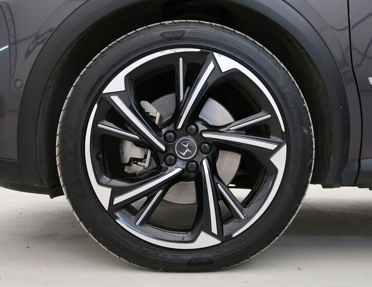 DS Automobiles DS7 Crossback SUV / Terénní 1,6 l 133 kw