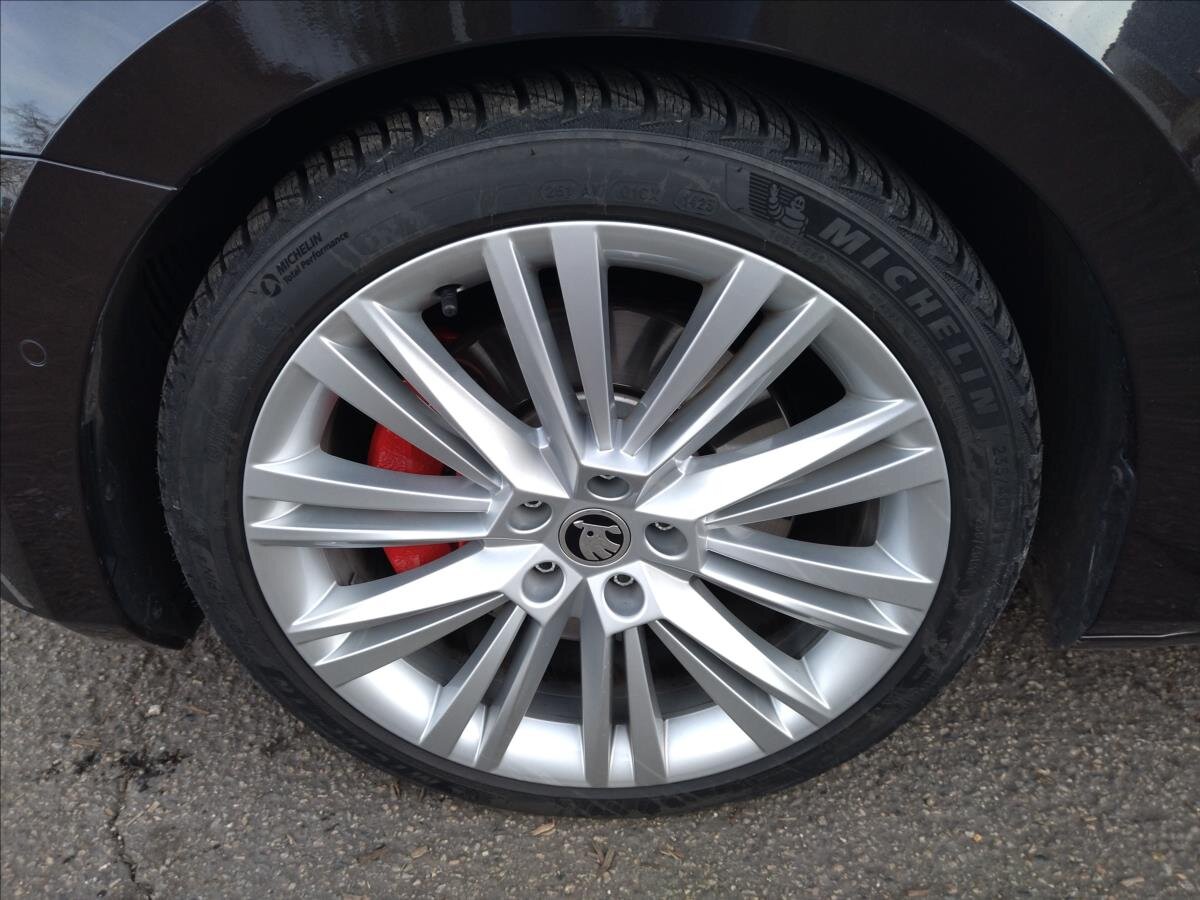 Škoda Superb Sedan / Limuzína 2,0 l 200 kw