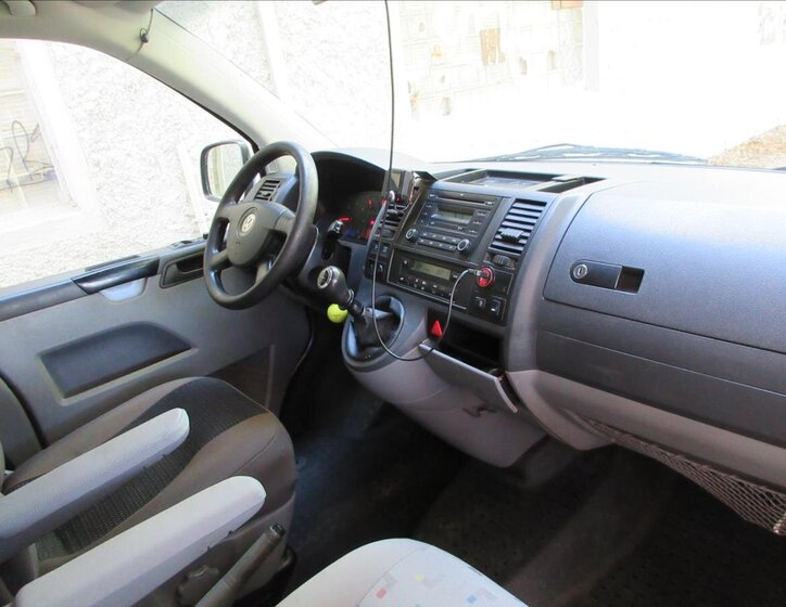 Volkswagen Caravelle Kombi 2,5 l 128 kw