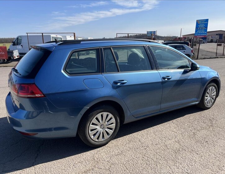 Volkswagen Golf Kombi 1,6 l 81 kw