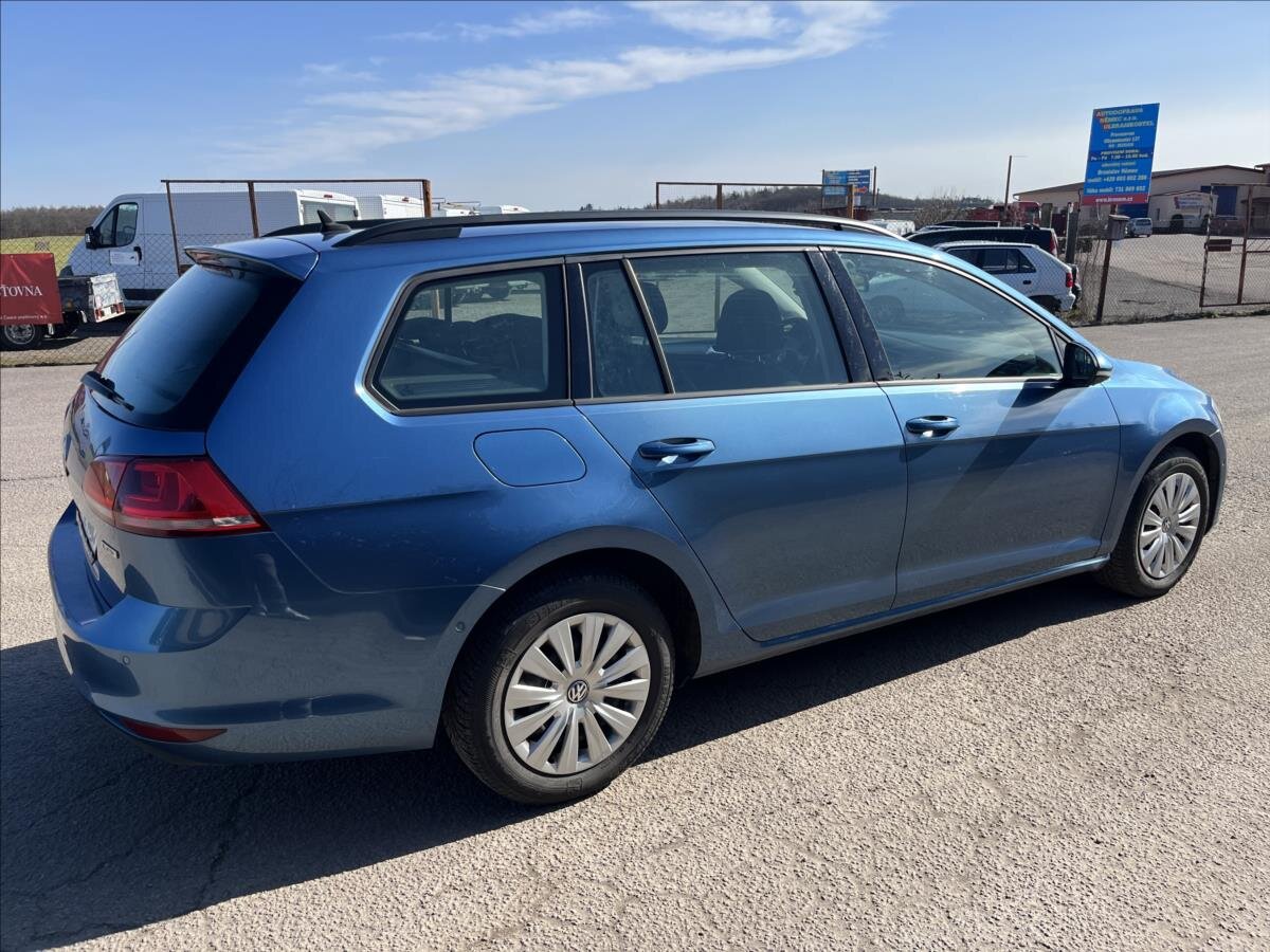 Volkswagen Golf Kombi 1,6 l 81 kw