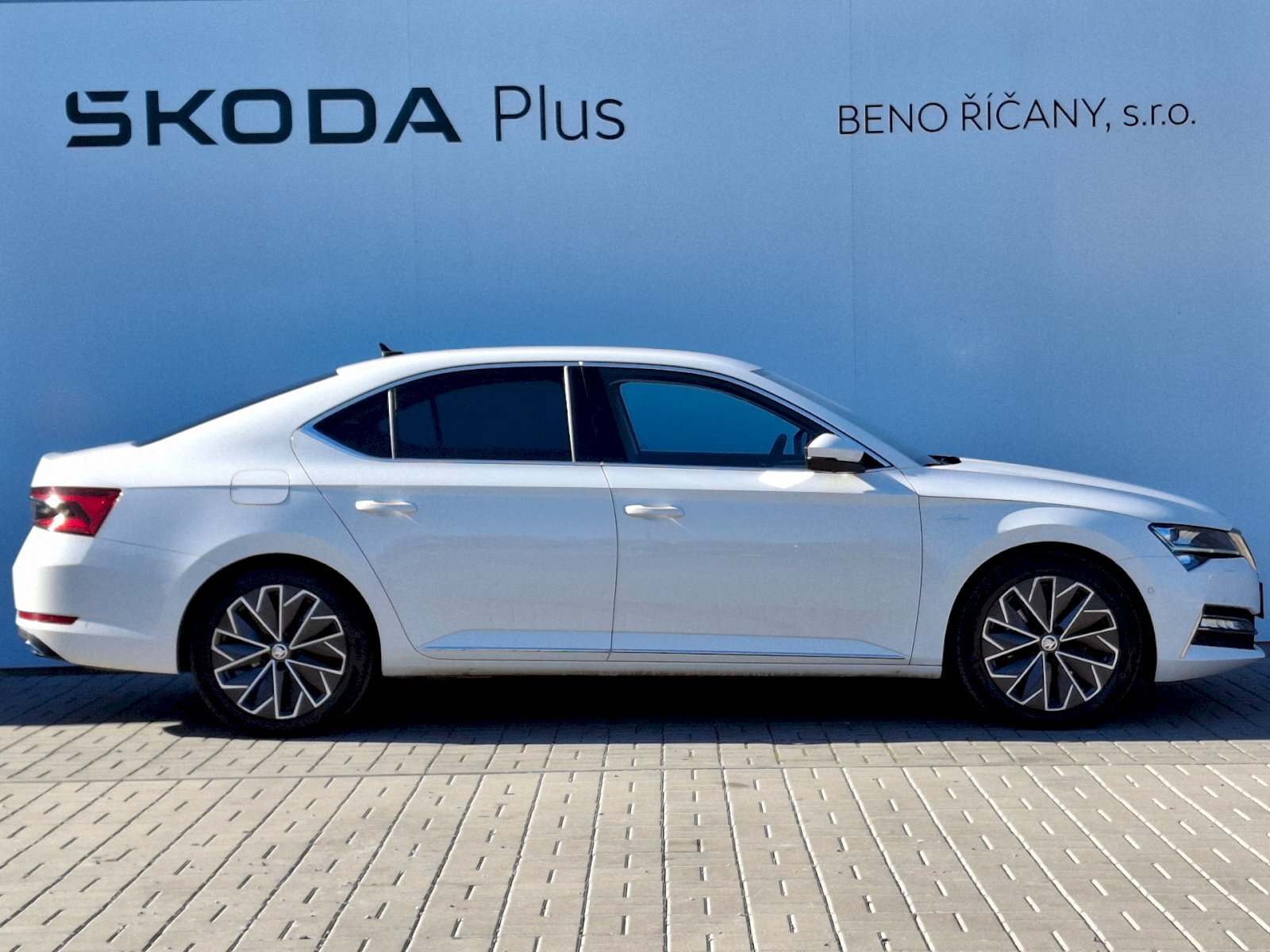 Škoda Superb Sedan / Limuzína 2,0 l 110 kw