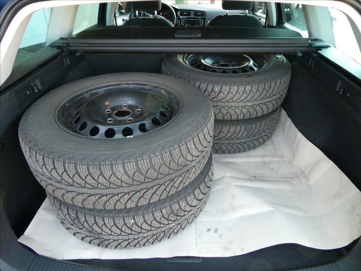 Volkswagen Golf Kombi 1,6 l 81 kw