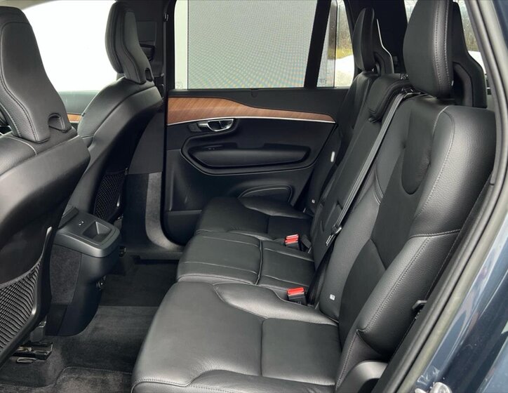 Volvo XC90 SUV / Terénní 2,0 l 173 kw