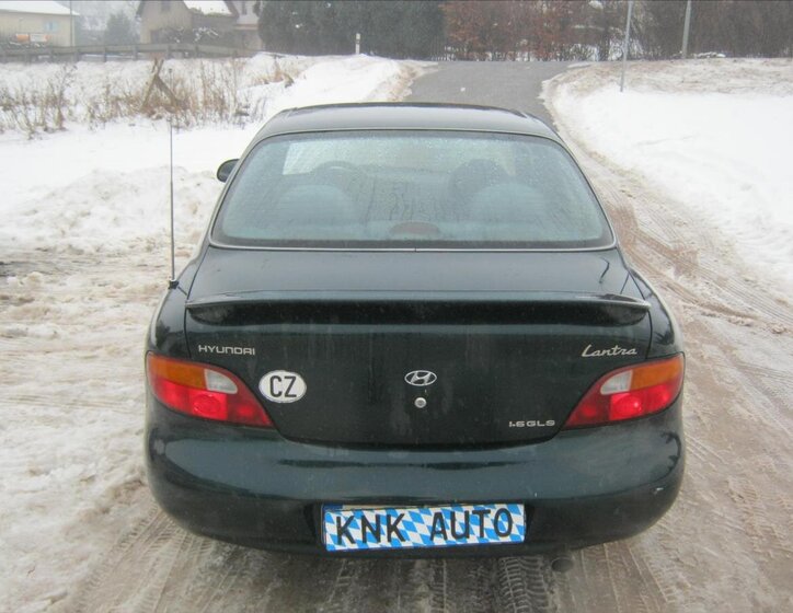 Hyundai Lantra Sedan 1,6 l 83 kw