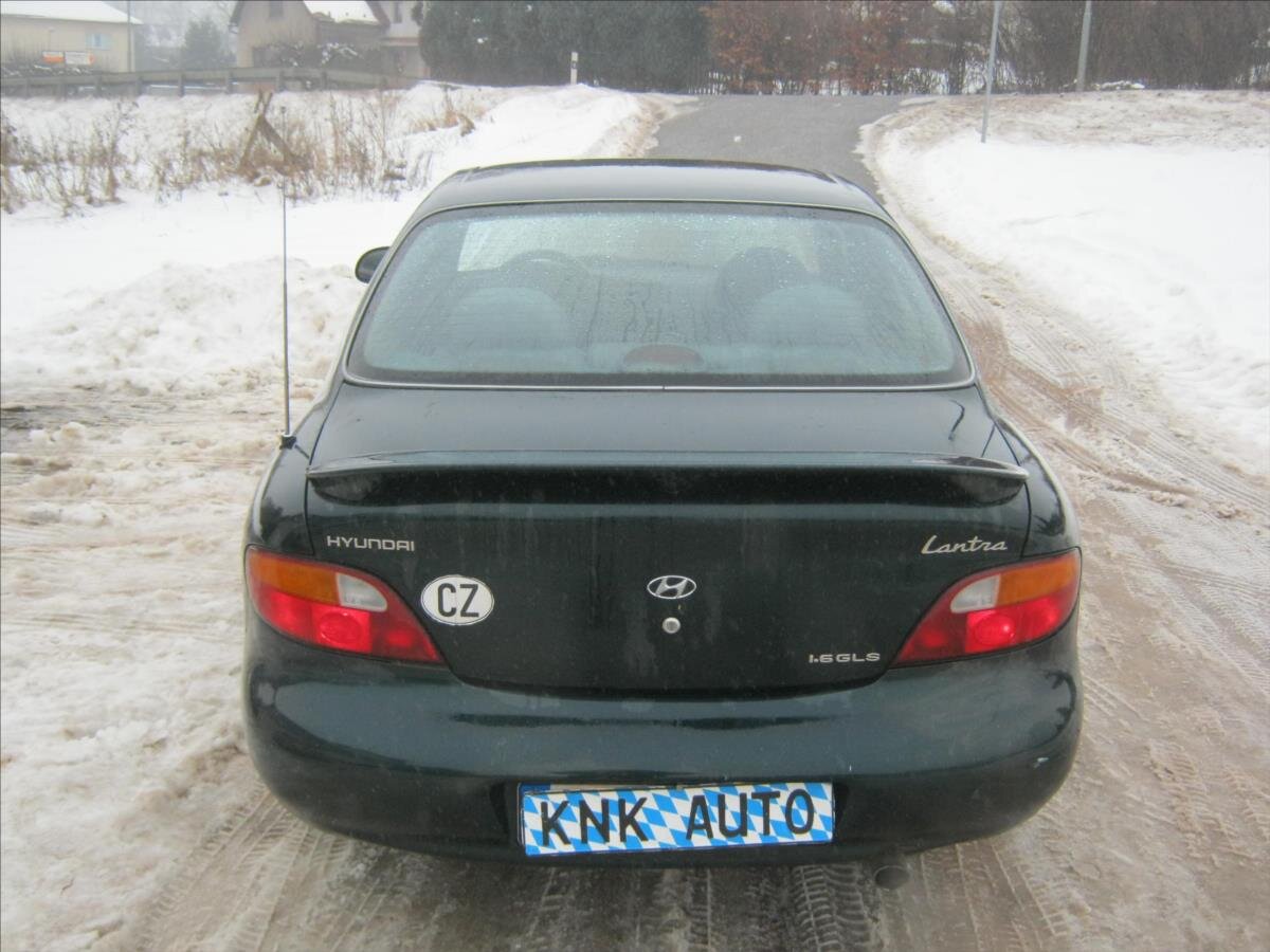 Hyundai Lantra Sedan 1,6 l 83 kw