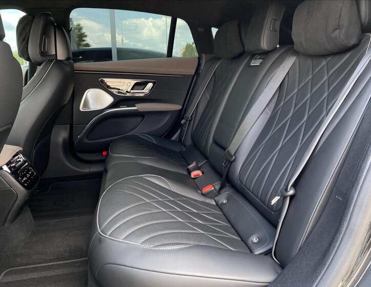 Mercedes-Benz EQS 11