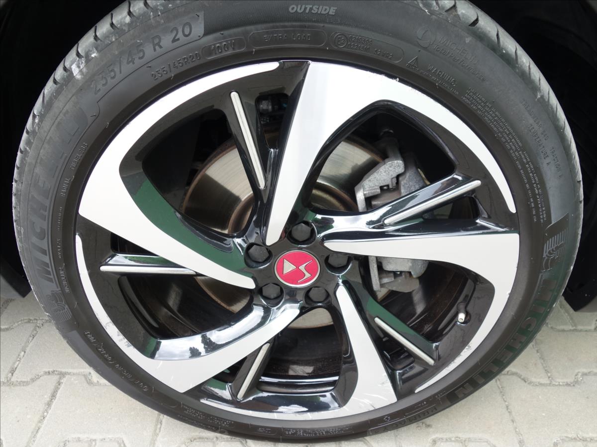 DS Automobiles DS7 Crossback