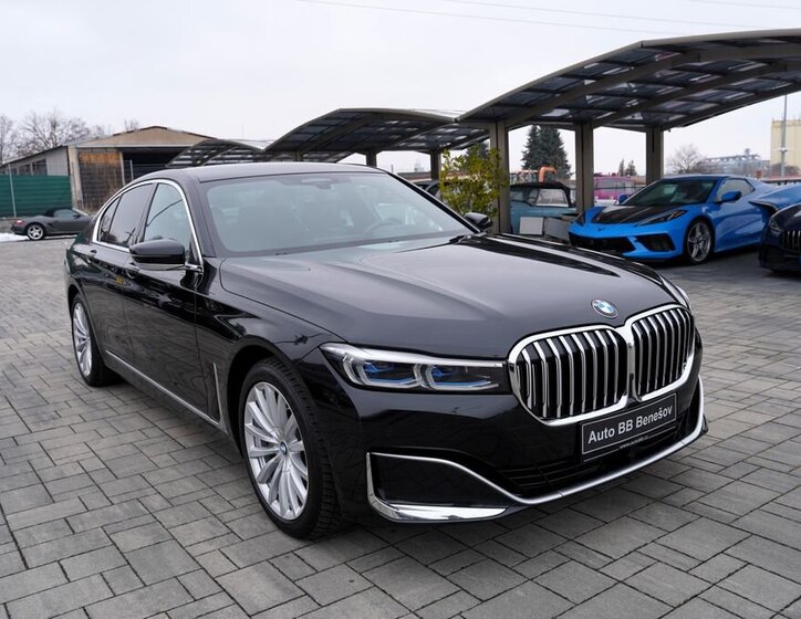 BMW Řada 7 Sedan 3,0 l 210 kw