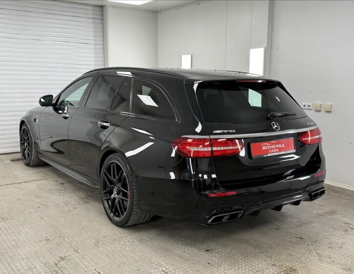 Mercedes-Benz Třídy E 10