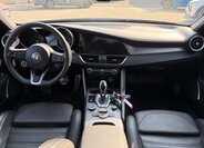 Alfa Romeo Giulia Sedan / Limuzína 2,0 l 206 kw