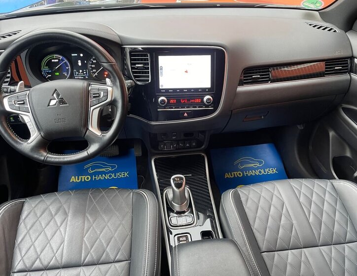 Mitsubishi Outlander 8