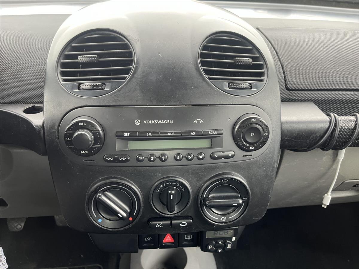 Volkswagen New Beetle Hatchback 1,6 l 74 kw