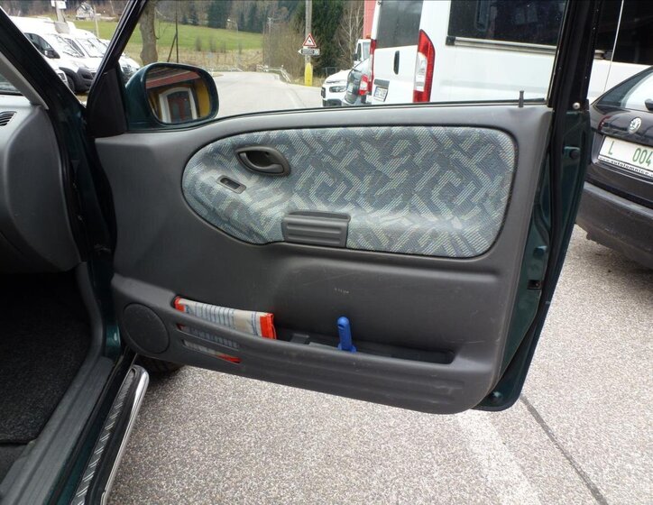 Suzuki Grand Vitara SUV / Terénní 2,0 l 94 kw