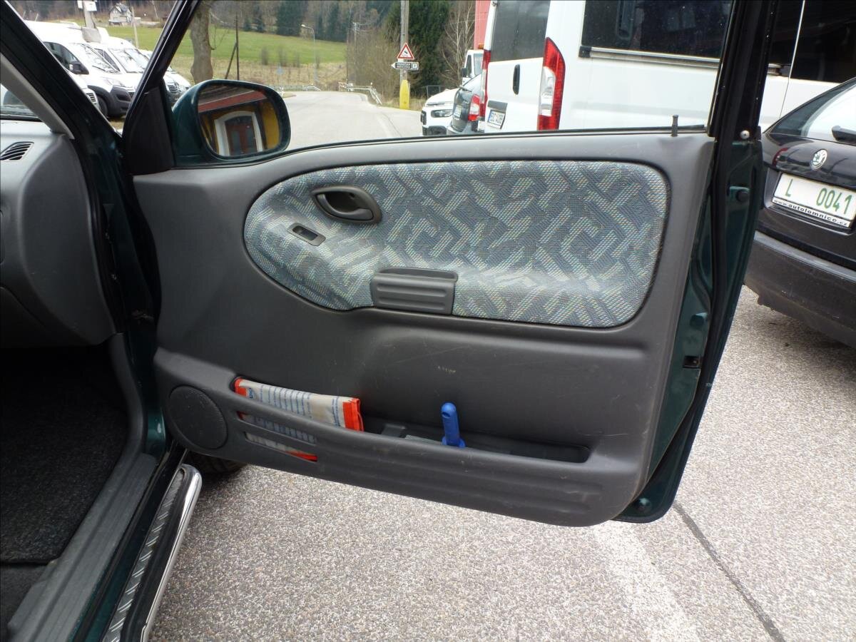 Suzuki Grand Vitara SUV / Terénní 2,0 l 94 kw