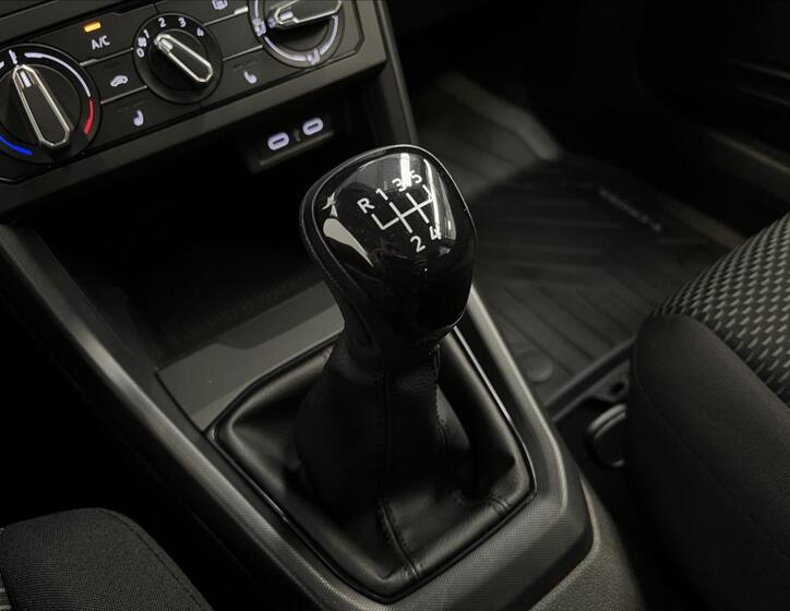 Volkswagen T-Cross 20