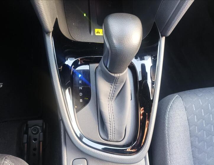 Toyota Yaris Cross 18