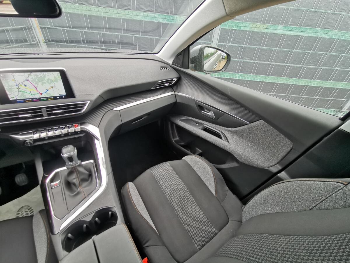 Peugeot 5008 MPV 1,5 l 96 kw