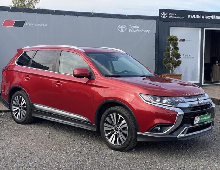 Mitsubishi Outlander 1