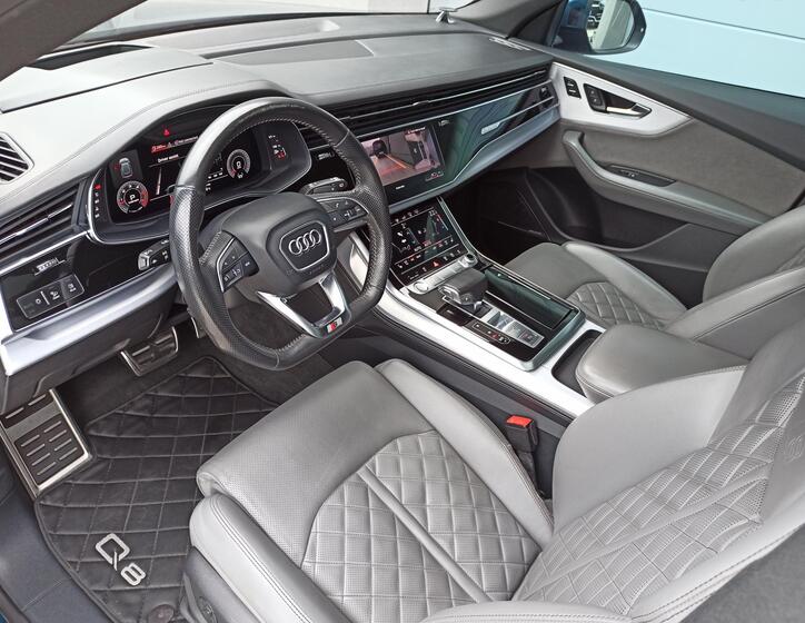 Audi Q8 10