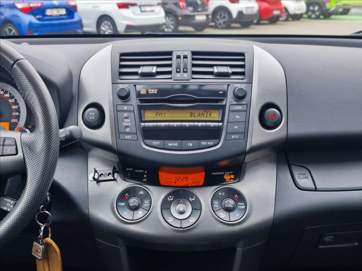 Toyota RAV4 Kombi 2,0 l 116 kw