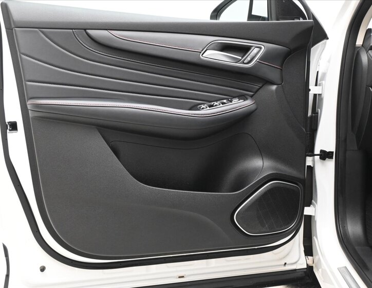 MG EHS SUV / Terénní 1,5 l 119 kw