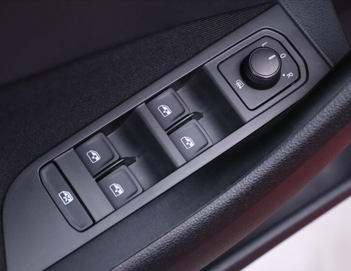 Škoda Kamiq SUV 999,0 70 kw