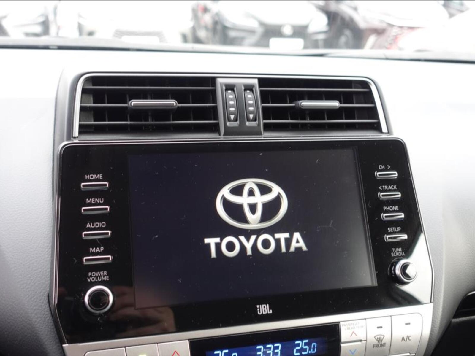 Toyota Land Cruiser 17