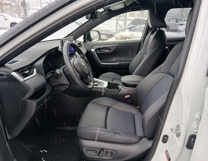 Toyota RAV4 SUV 2,5 l 131 kw