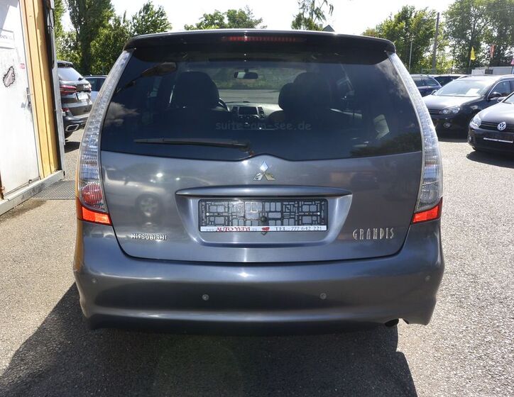 Mitsubishi Grandis 6