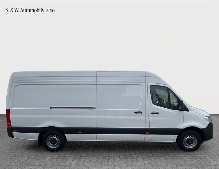 Mercedes-Benz Sprinter 4