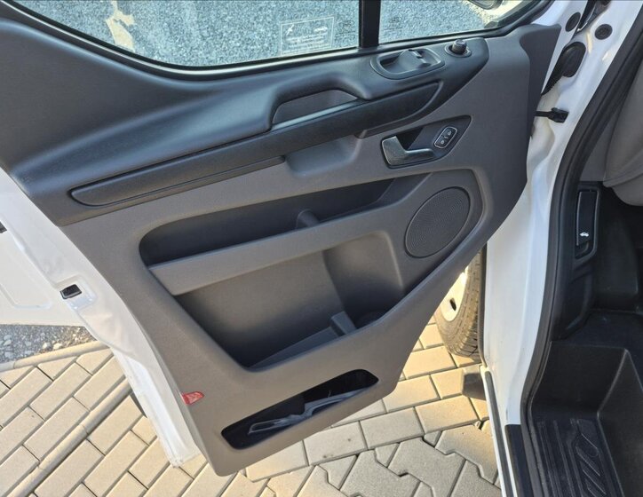 Ford Tourneo Custom MPV 2,0 l 96 kw