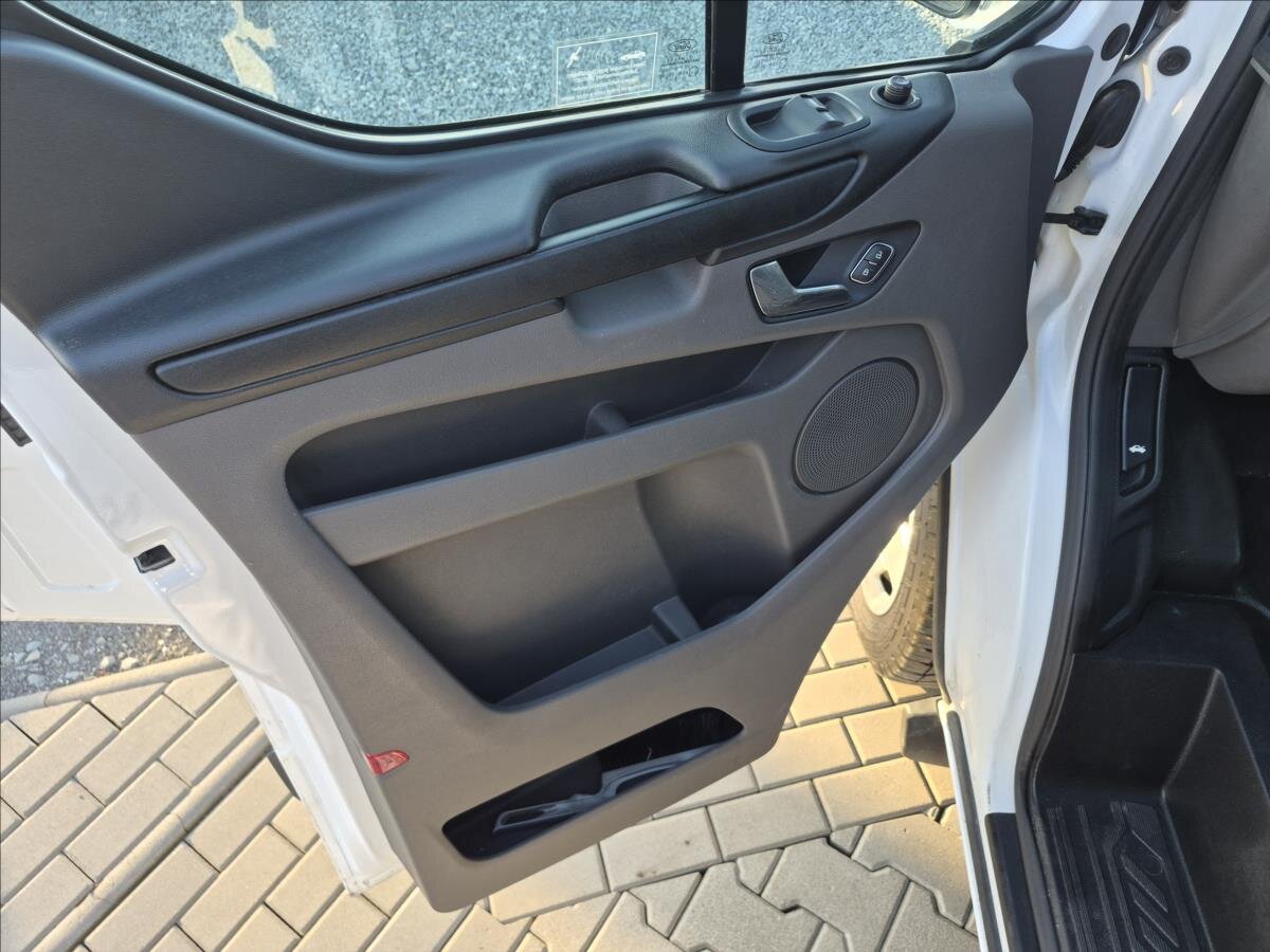 Ford Tourneo Custom MPV 2,0 l 96 kw