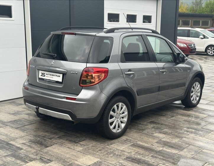 Suzuki SX4 Hatchback 2,0 l 99 kw